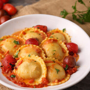 Ravioli Spinach in Tomato Sauce